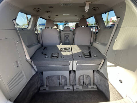 2016 Kia Sedona LX