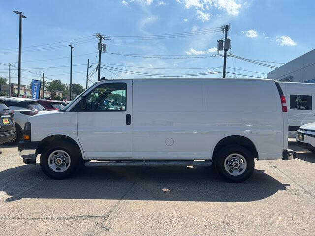2024 GMC Savana 2500