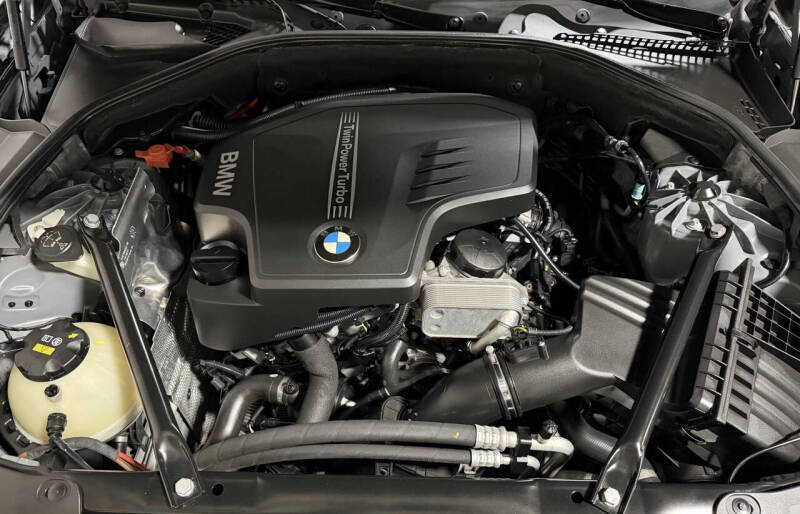 2016 BMW 5 Series 528i