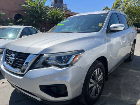 2018 Nissan Pathfinder for sale at Los Primos Auto Plaza in Brentwood CA