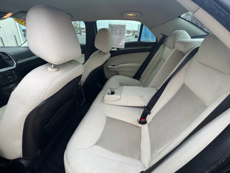 2018 Chrysler 300 Touring