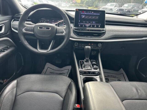 2023 Jeep Compass Latitude Lux