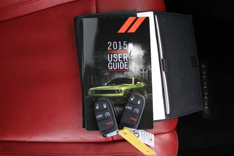 2015 Dodge Challenger SXT Plus