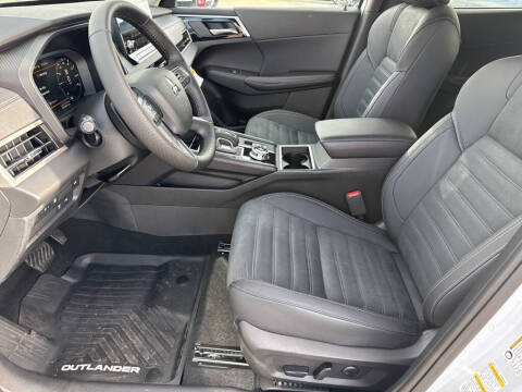 2025 Mitsubishi Outlander PHEV SE