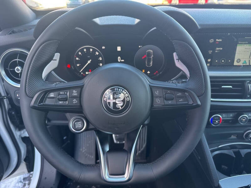 2025 Alfa Romeo Stelvio