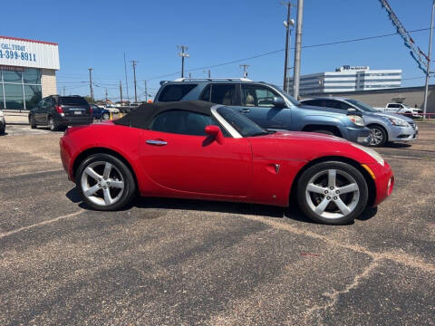 2008 Pontiac Solstice for sale at Tracy's Auto Sales in Waco TX