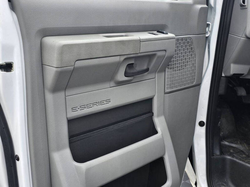 2025 Ford E-Series