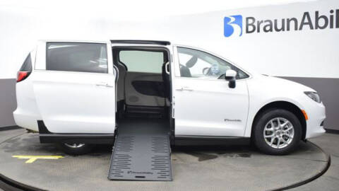 2021 Chrysler Voyager