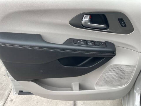 2021 Chrysler Pacifica Touring L