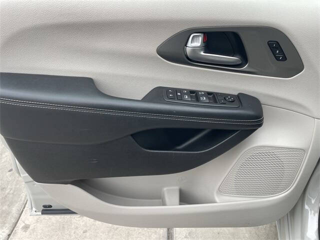 2021 Chrysler Pacifica Touring L