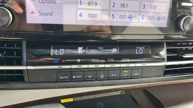 2022 Toyota Sienna LE 8-Passenger