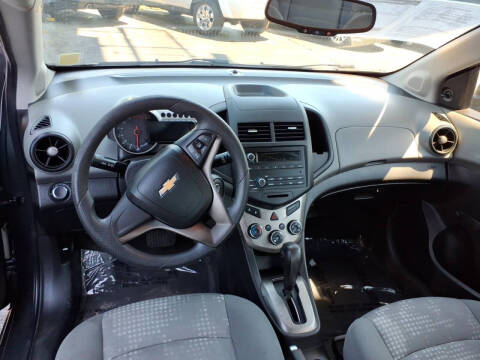 2013 Chevrolet Sonic LS Auto