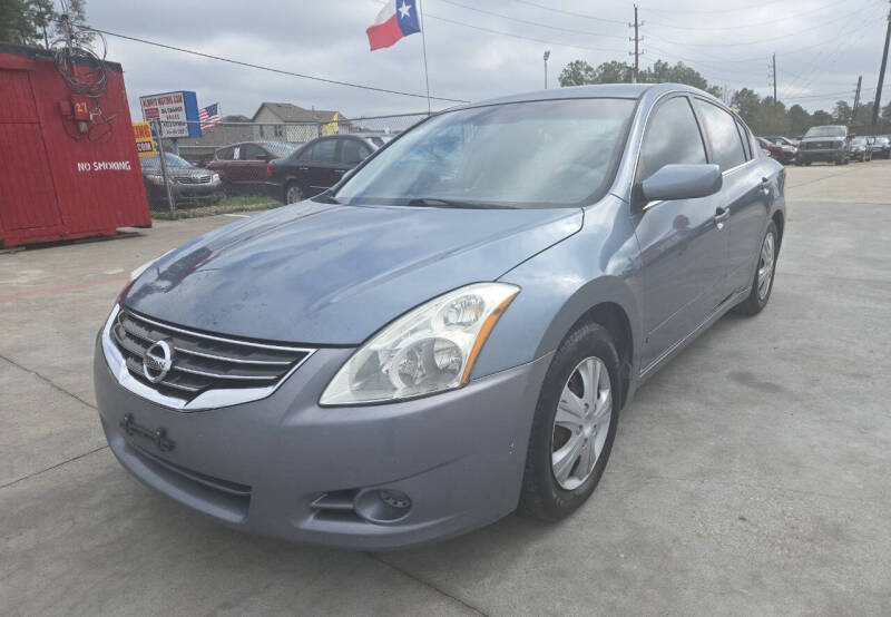 2011 Nissan Altima S photo 3