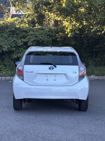 2013 Toyota Prius c One