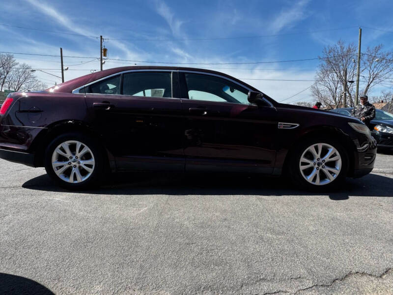 2011 Ford Taurus SEL