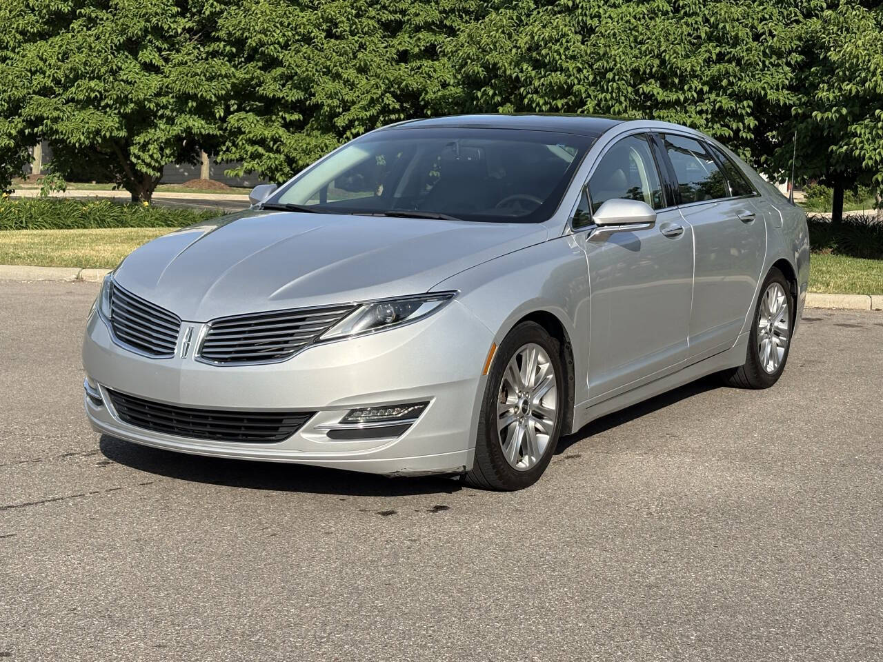 Silver 2014 Lincoln MKZ Base 4dr Sedan 2