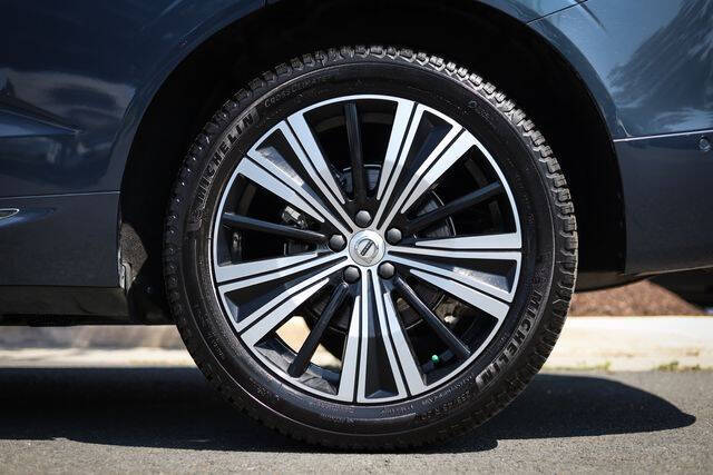2022 Volvo XC60 B5 Inscription