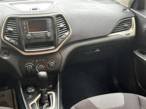 2014 Jeep Cherokee Sport