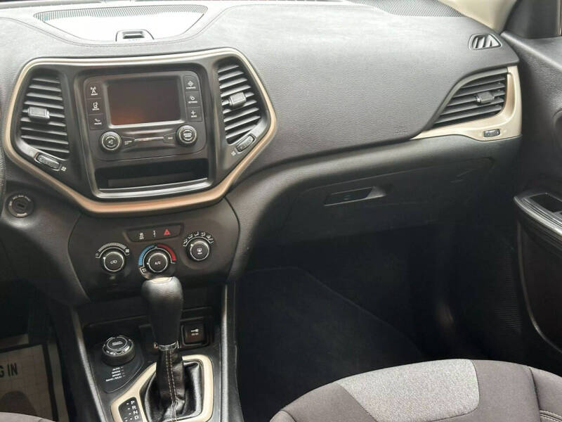 2014 Jeep Cherokee Sport