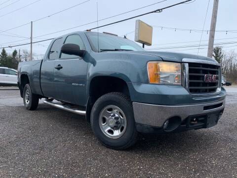 2009 GMC Sierra 2500HD for sale at MEDINA WHOLESALE LLC in Wadsworth OH
