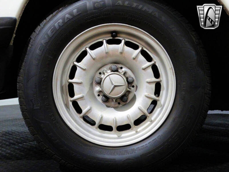 1984 Mercedes-Benz 380-Class 380 SL