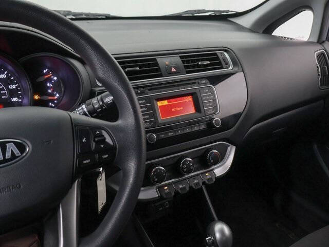 2016 Kia Rio 5-Door LX