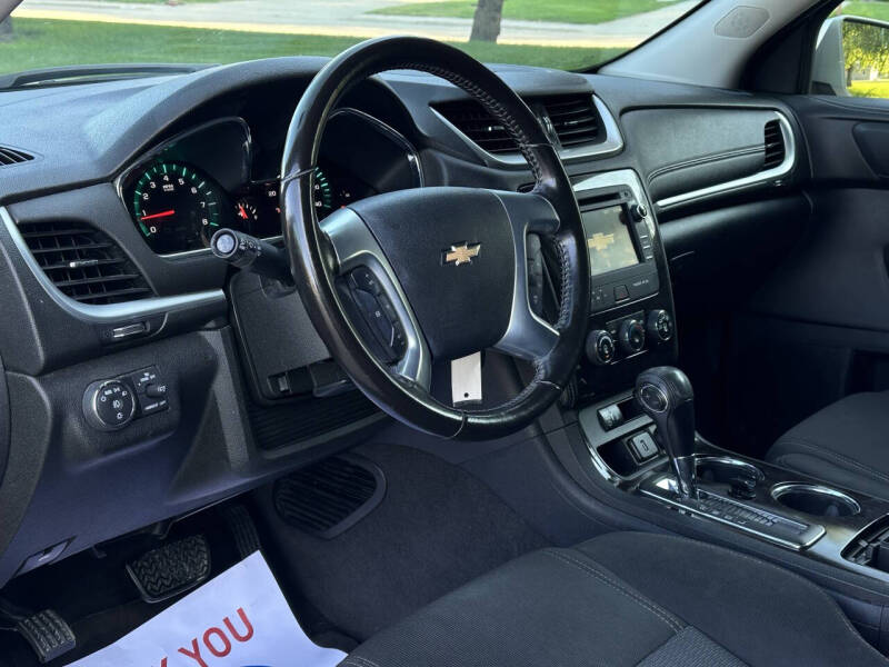 2017 Chevrolet Traverse LT