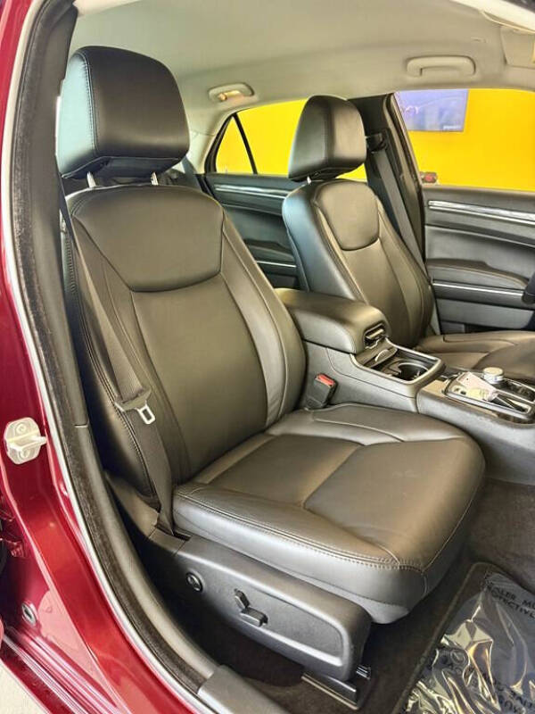 2018 Chrysler 300 Touring