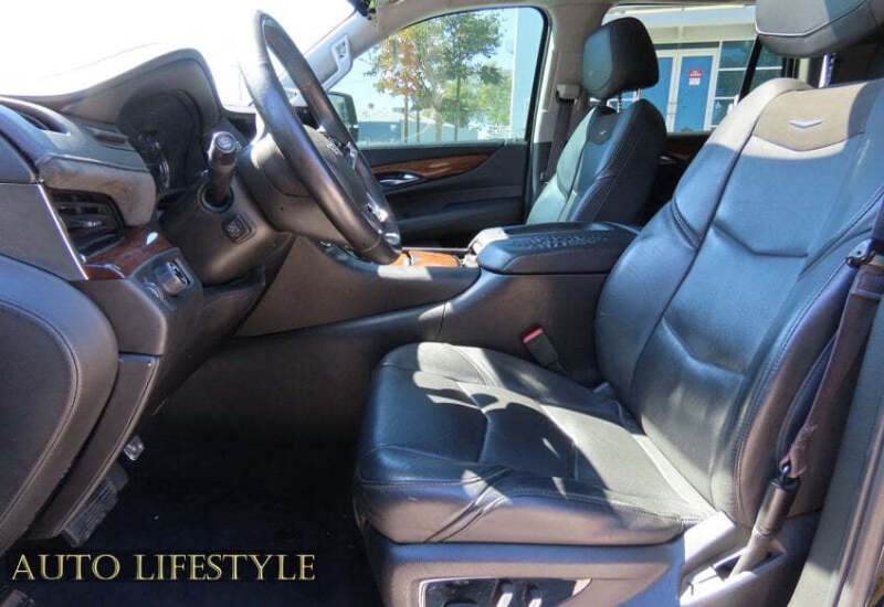 2017 Cadillac Escalade Luxury