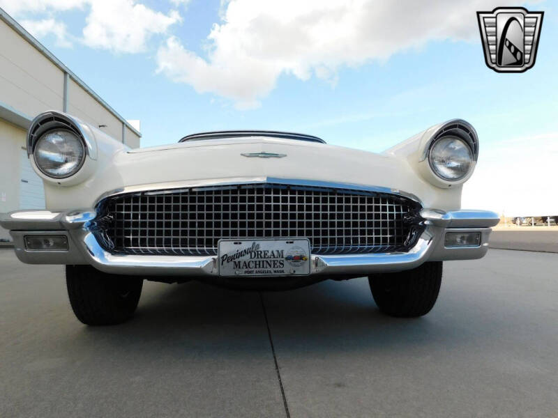 1957 Ford Thunderbird
