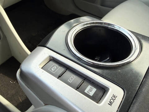 2012 Toyota Prius v Two