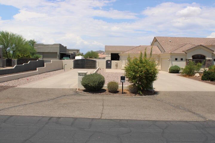 1985 custom home 3600 ft