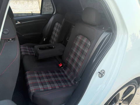 2017 Volkswagen Golf GTI S