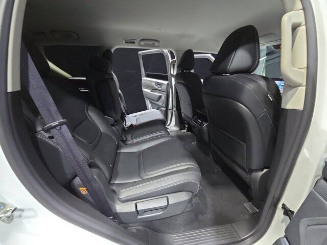 2025 Nissan Armada SV