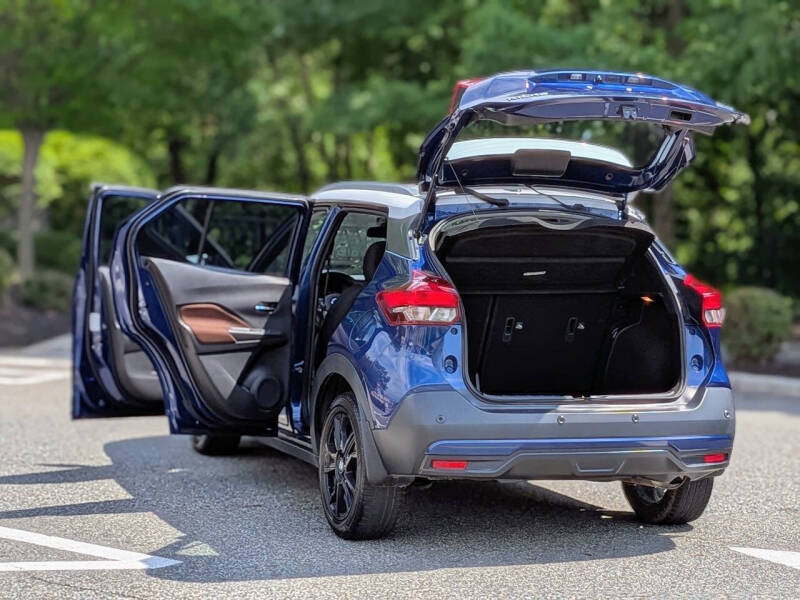 2020 Nissan Kicks SR