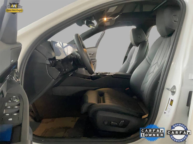 2025 BMW 5 Series 530i