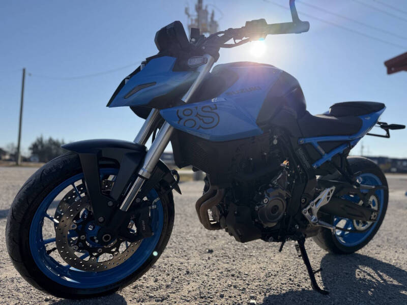 2023 Suzuki GSX-8S