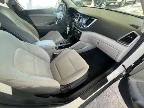 2016 Hyundai Tucson SE