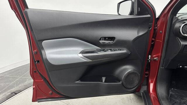 2022 Nissan Kicks SR