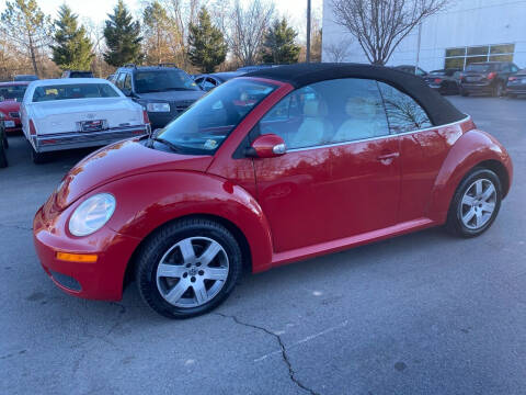 2006 Volkswagen New Beetle Convertible for sale at Super Bee Auto in Chantilly VA