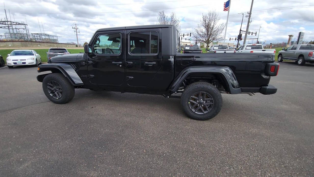 2024 Jeep Gladiator for sale at Victoria Auto Sales in Victoria, MN