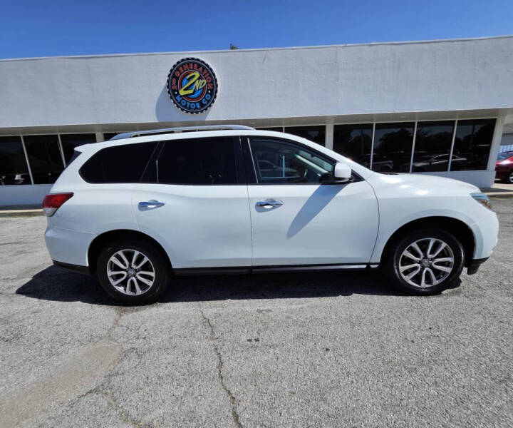 2016 Nissan Pathfinder SV