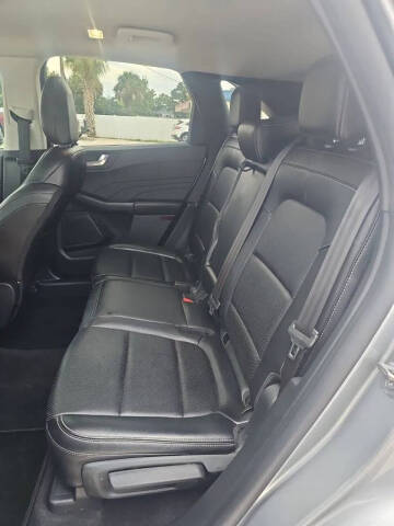 2022 Ford Escape SEL