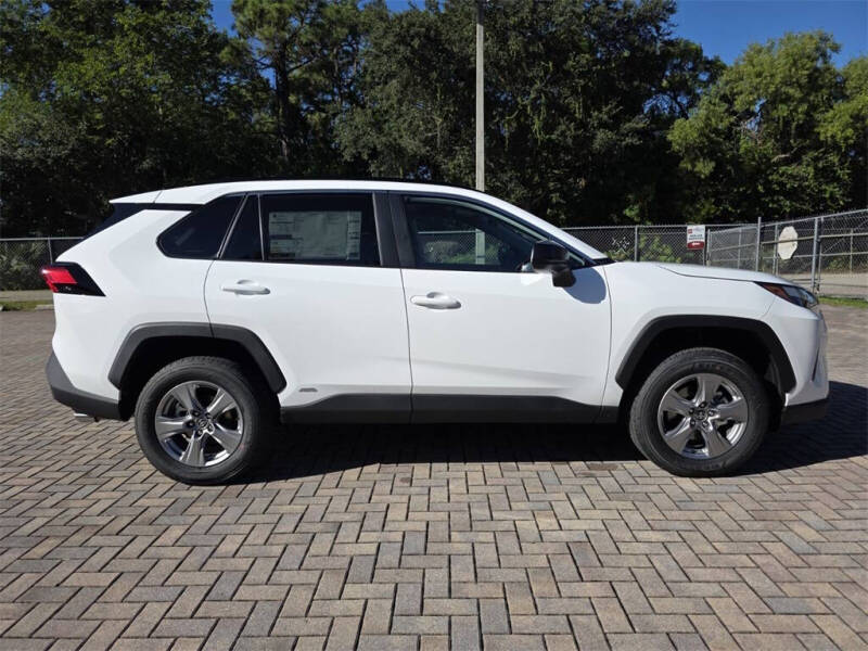 2025 Toyota RAV4 Hybrid LE