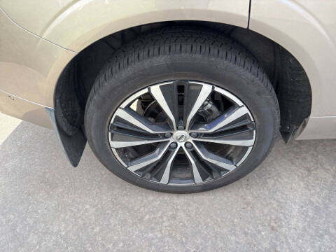 2024 Volvo XC60 B5 Plus Dark Theme
