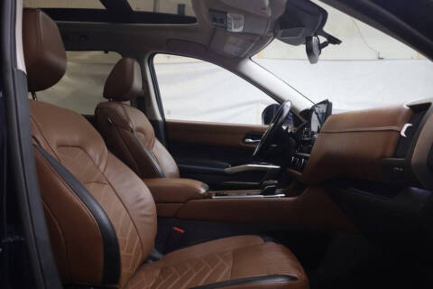 2022 Nissan Pathfinder Platinum