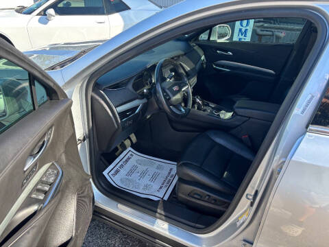 2020 Cadillac XT4 Premium Luxury