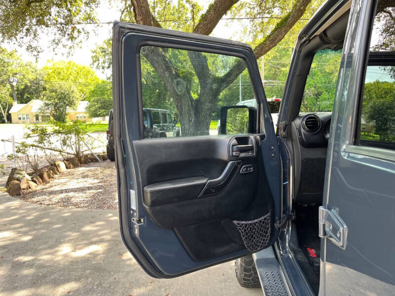 2017 Jeep Wrangler Unlimited Smoky Mountain