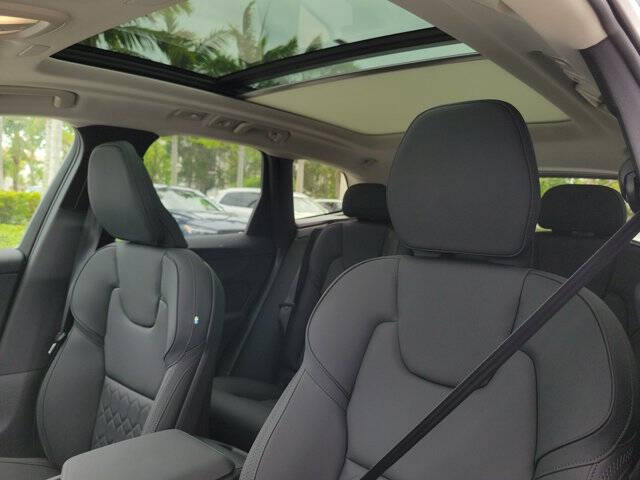 2026 Volvo XC60 B5 Core