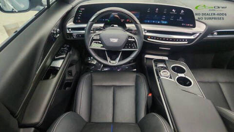 2024 Cadillac LYRIQ Sport 2